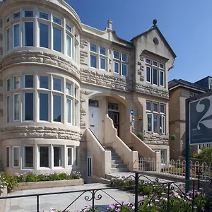 2 Crescent Gardens 4* Bath